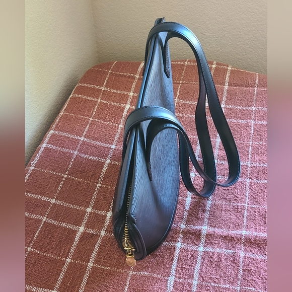 EUC vintage Louis Vuitton shoulder bag - Picture 2 of 16